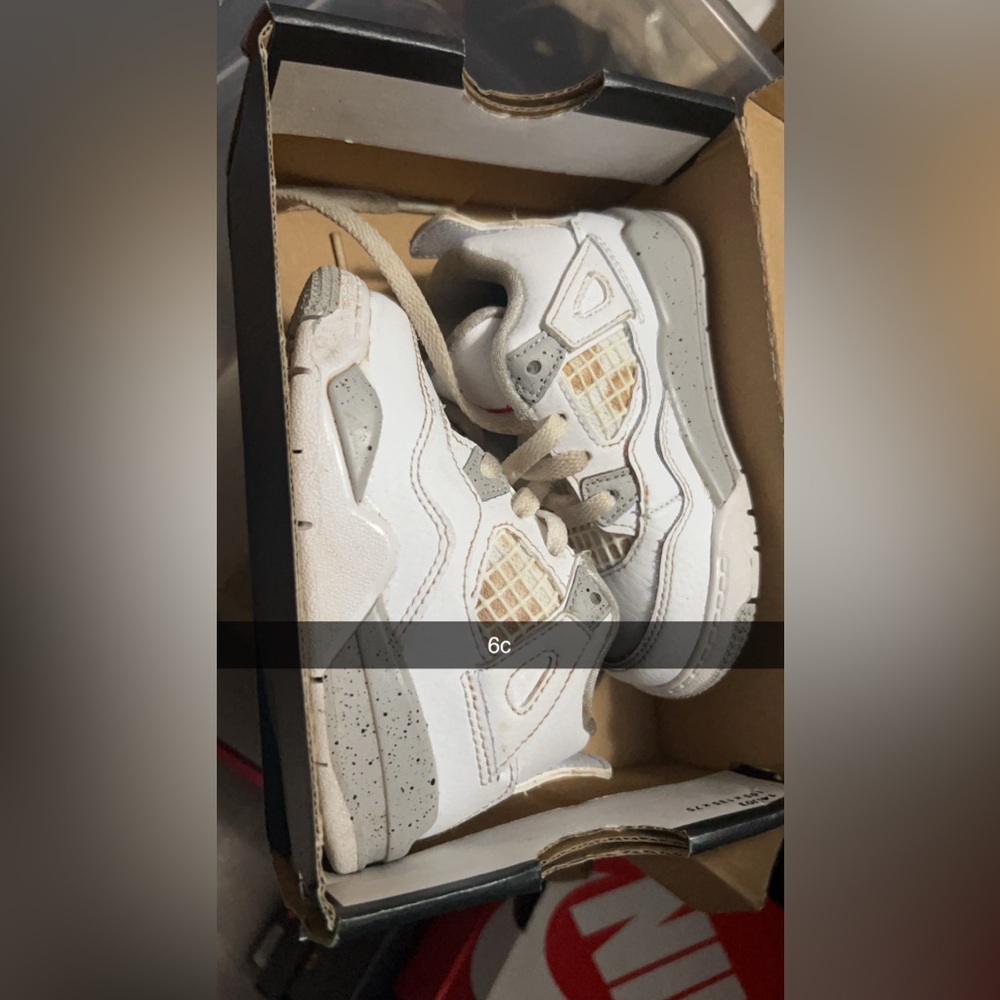 Gently use . No scuff …  semi new . Great condition. I can send video